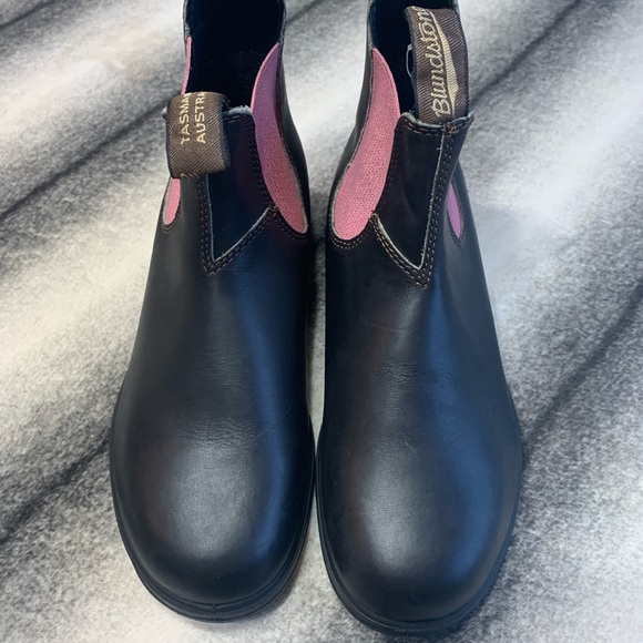 { Blundstone } 1377 Pale Pink Stout Brown Boots - Picture 5 of 13